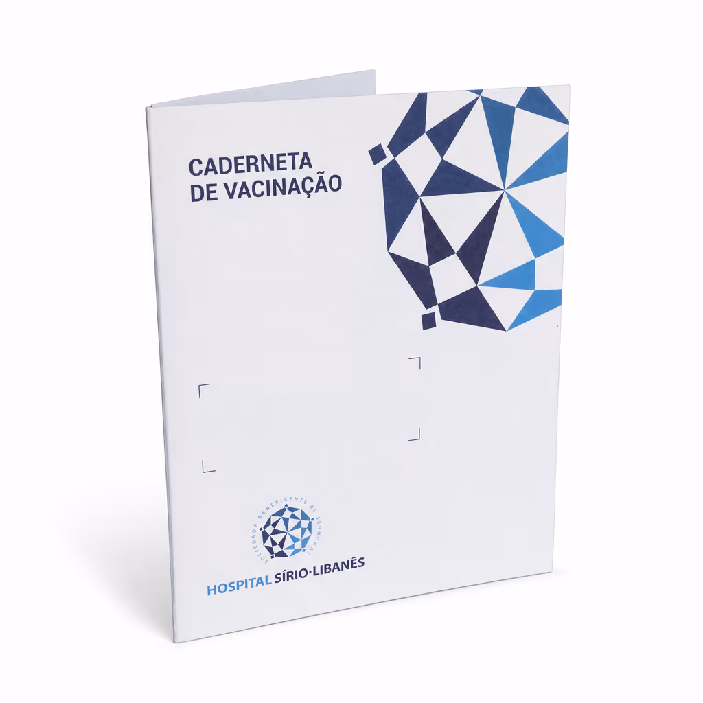 Caderneta de vacinação do Hospital Sírio-Libanês, capa branca com grafismo azul