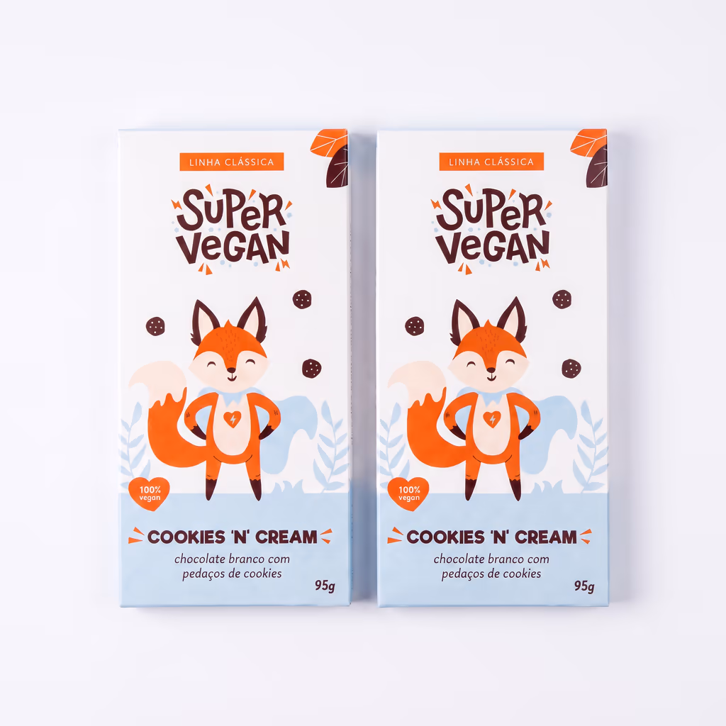 Duas embalagens Super Vegan Cookies n Cream deitadas lado a lado