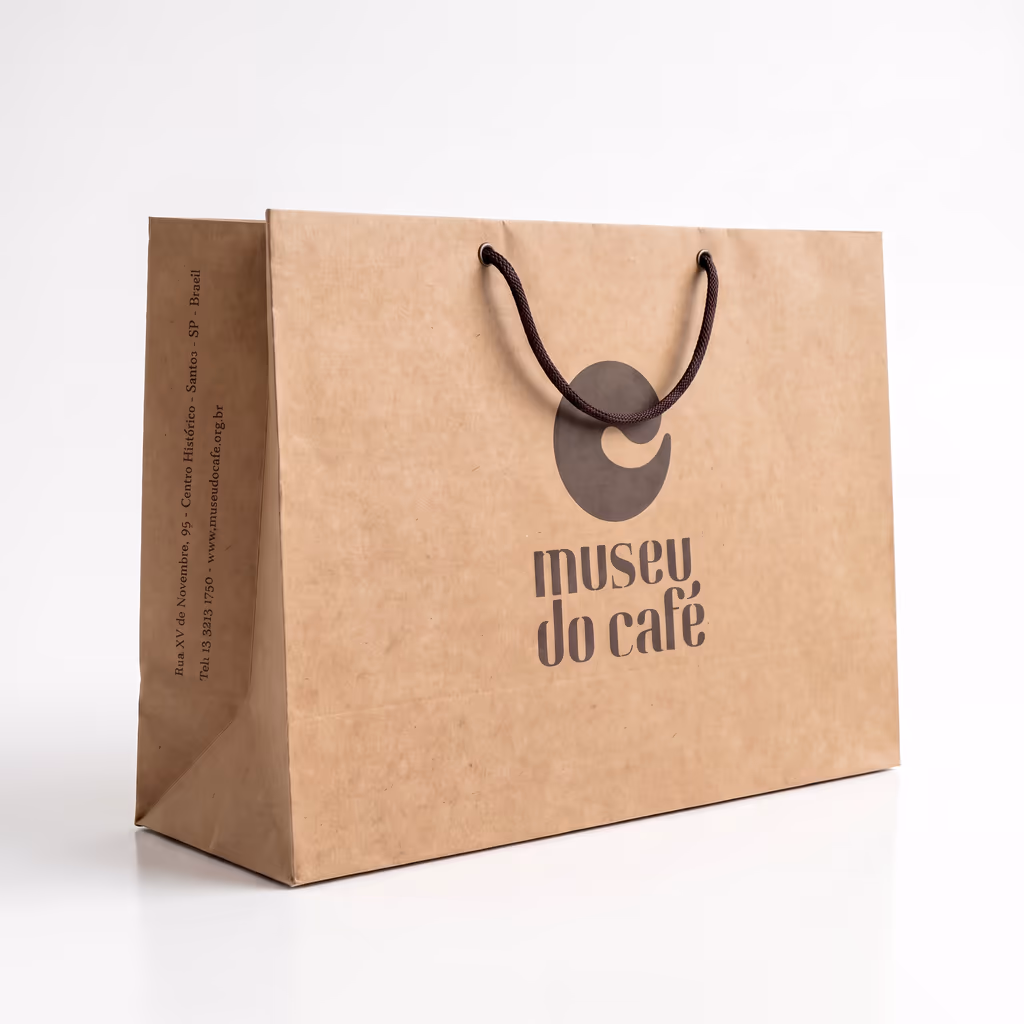 Sacola de papel kraft do Museu do Café com alças de cordão preto